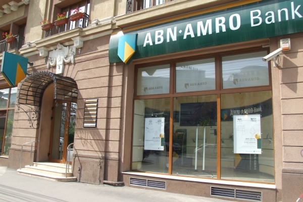 Olanda obţine 1,53 miliarde de euro din vânzarea unei participaţii de 7% în "ABN Amro Group"