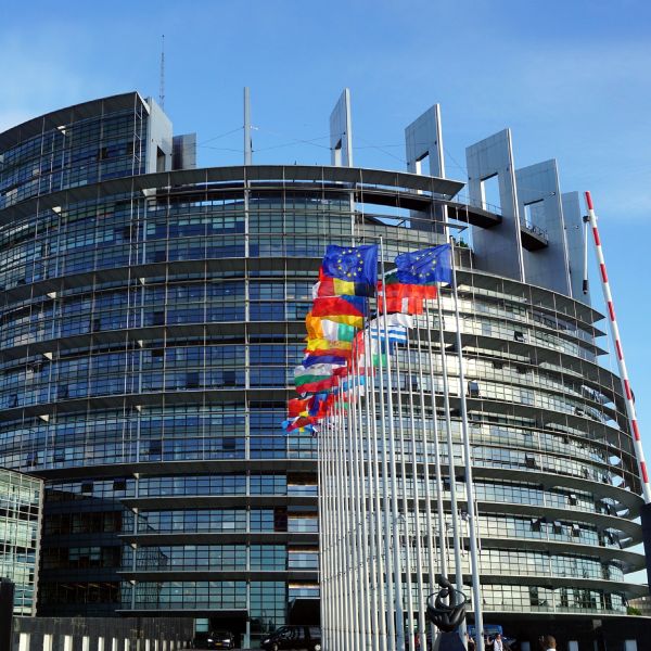 Parlamentul European îndeamnă UE să amâne faza a doua a negocierii Brexitului