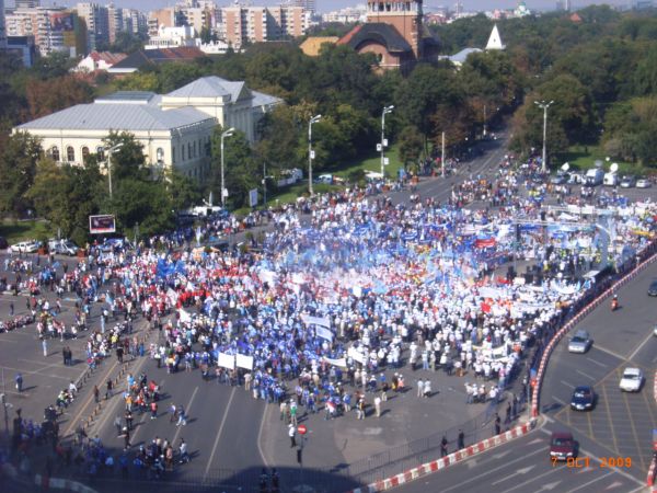 Discuţiile cu partea guvernamentală nu anulează acţiunile de protest 