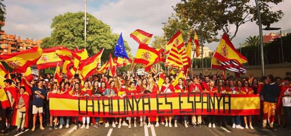 Parlamentul catalan, dizolvat în mod oficial