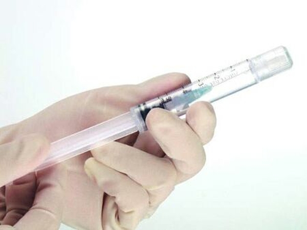 O iniţiativă prevede înfiinţarea de camere speciale pentru consumatorii de droguri injectabile