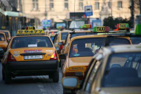 "Un număr de 5.000 de transportatori vor protesta miercuri în Bucureşti"