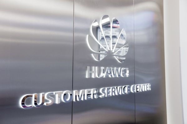 Huawei anunţă o creştere de peste 20% în 2017