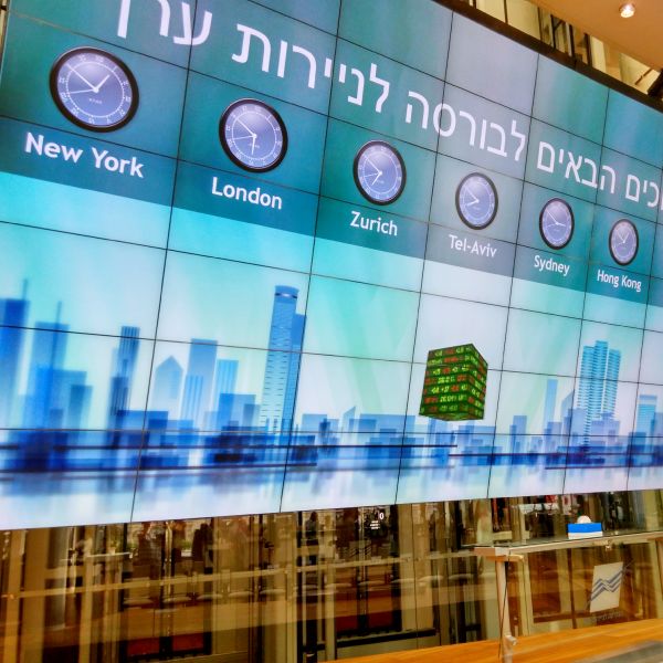 Marii acţionari ai Bursei din Tel Aviv îşi vând deţinerile înaintea listării acesteia