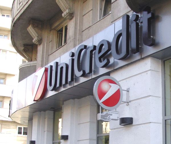 "UniCredit" a revenit pe profit în 2017