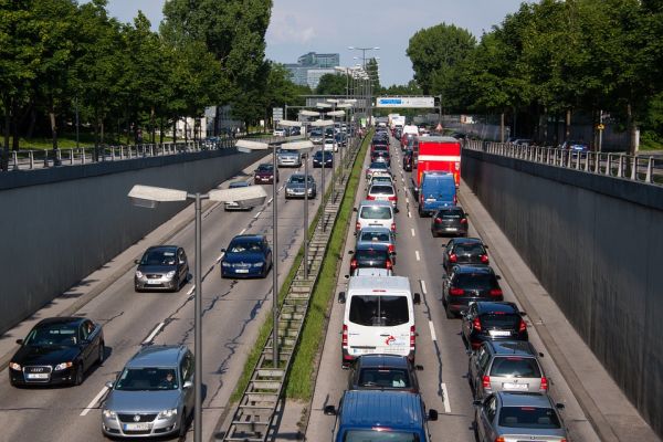 Creştere semnificativă a numărului de autoturisme noi înmatriculate în ţara noastră