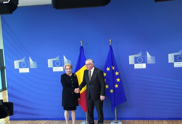 Viorica Dăncilă şi Jean-Claude Juncker (Sursa foto: Twitter)