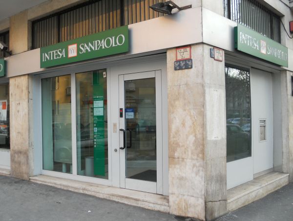 "Intesa Sanpaolo" vrea o fuziune pe segmentul managementului activelor