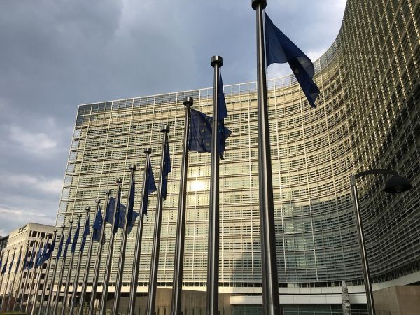 Comisia Europeană vizează interzicerea practicilor neloiale în aprovizionarea cu alimente