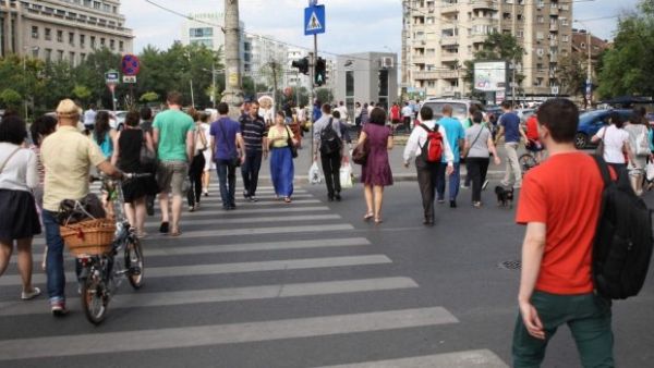 Declinul demografic s-a accentuat în februarie, ca urmare a scăderii natalităţii