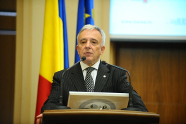 Mugur Isărescu