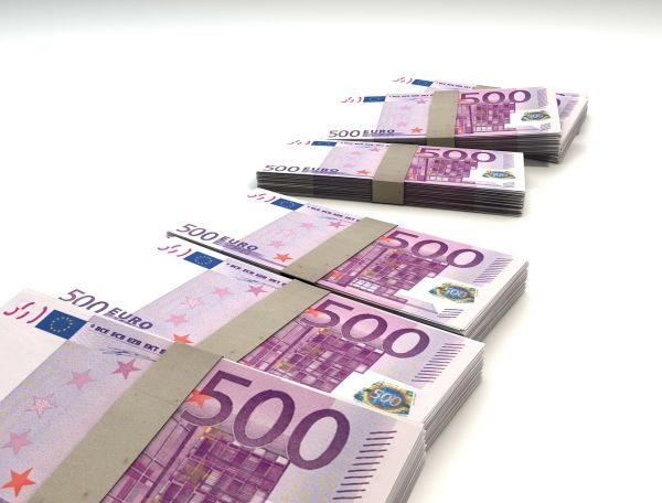 Euro a fost cotat la 4,6225 lei