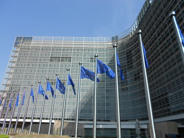 Comisia Europeană a transmis un avertisment României