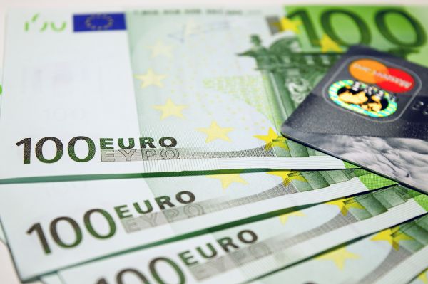 Euro a fost cotat la 4,6288 lei