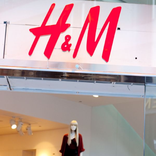 H&M va reduce şi mai mult preţurile