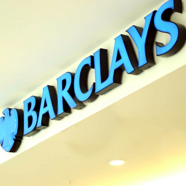 Printre băncile anchetate se numără: Barclays, Goldman Sachs Group, Bank of America Corp., Macquarie şi BNP Paribas