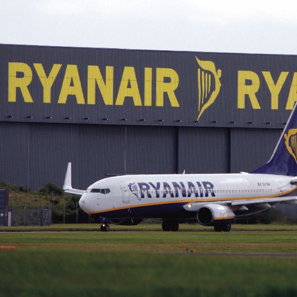 Sute de piloţi "Ryanair", în pericol să fie concediaţi