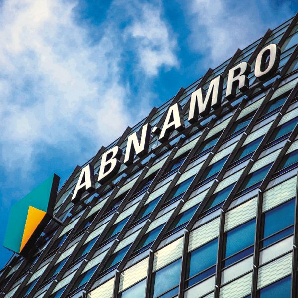 ABN AMRO preia divizia belgiană de private banking a "Societe Generale"