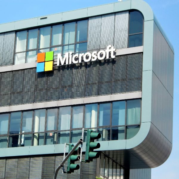 Grupul "Microsoft", investigat pentru o posibilă mită în Ungaria