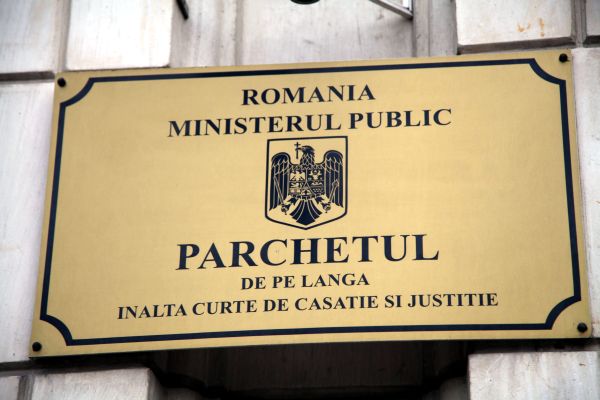 Magistraţii fac front comun în jurul Procurorului General