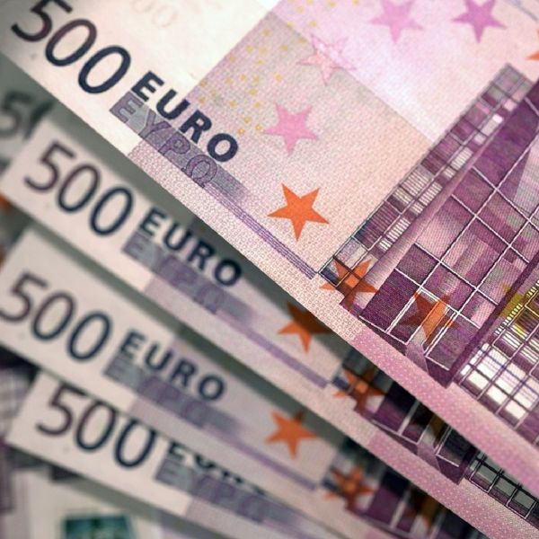 Economia globală nu este ameninţată de sectorul bancar, ci de datoria masivă