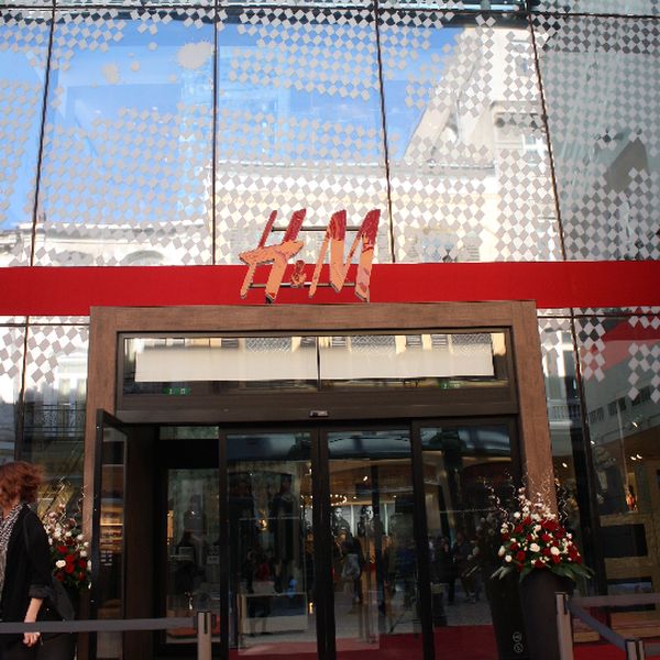 Vânzările H&M au depăşit estimările 