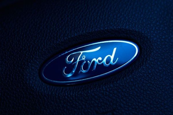 Ford construieşte în Europa un vehicul comercial electric