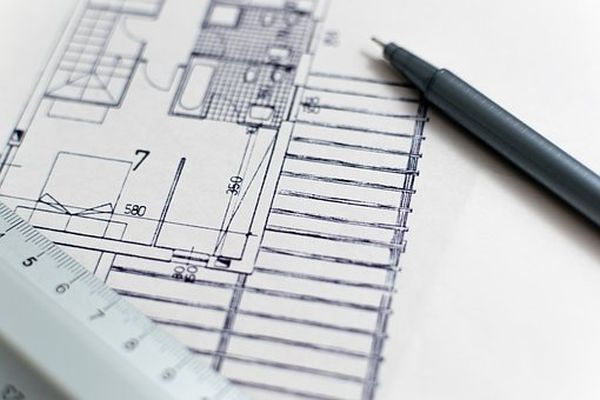 Sectorul construcţiilor a scăzut în august cu 10,3%