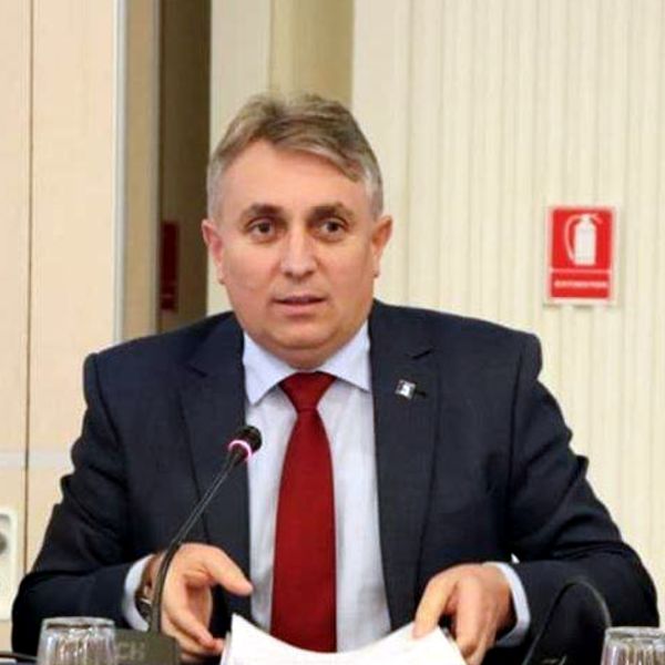 Lucian Bode: "Durata mandatului administratorilor, respectiv al membrilor directoratului şi ai consiliului de supraveghere, este stabilită prin actul constitutiv, ea neputând depăşi