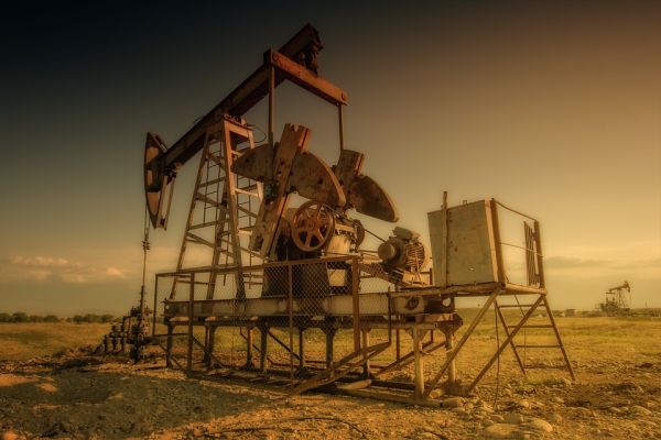 OPEC reduce producţia zilnică