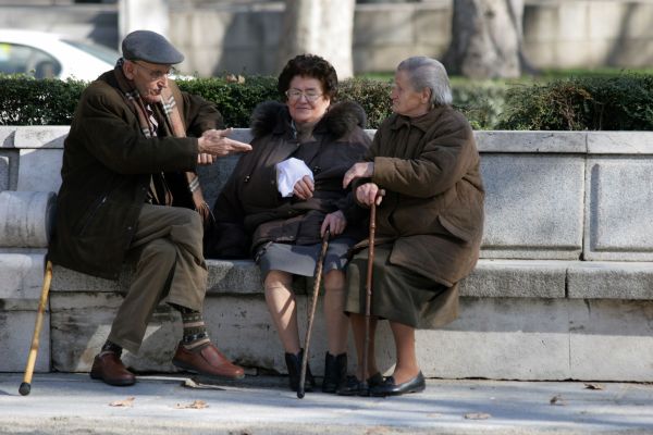 "Noua lege a pensiilor, povara copiilor noştri şi a copiilor copiilor lor"