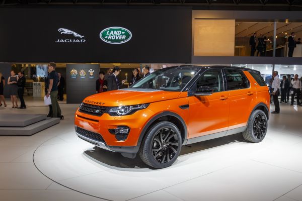 Jaguar Land Rover pregăteşte 5.000 de disponibilizări