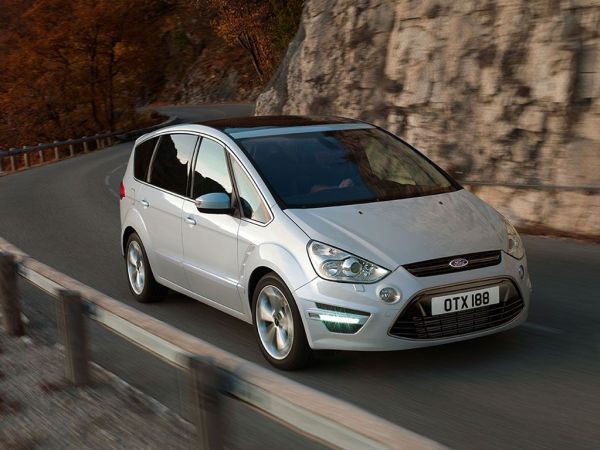 "Ford" şi "Jaguar Land Rover" elimină mii de locuri de muncă în Europa