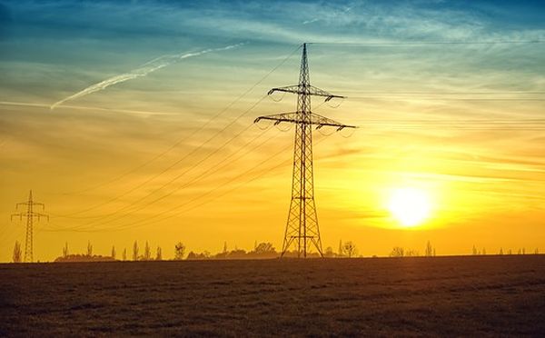 Ţara noastră importă energie de peste 1.800 MW