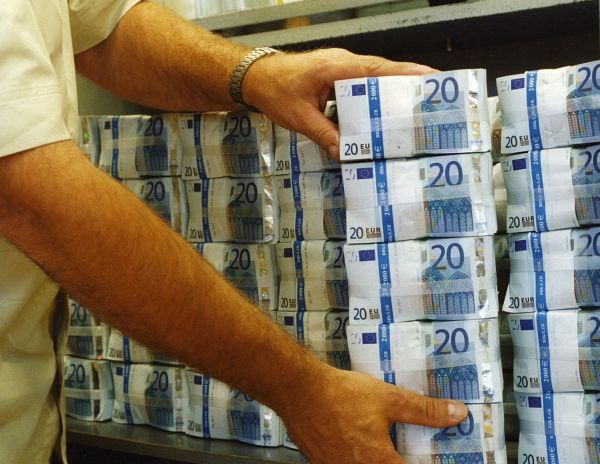 Grecia a vândut, ieri, obligaţiuni de 2,5 miliarde de euro