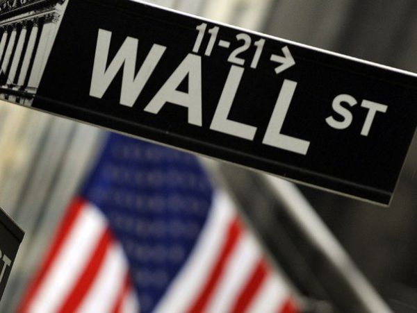 Wall Street a închis în teritoriu mixt