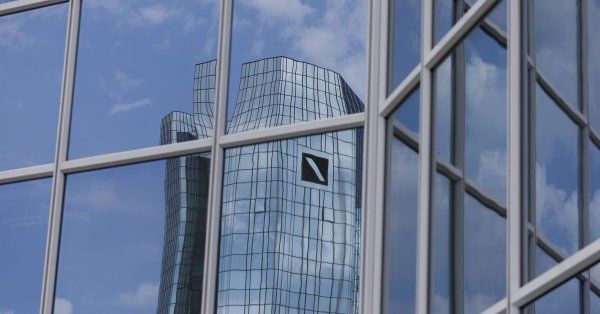 Deutsche Bank şi Commerzbank au reluat discuţiile pentru o posibilă fuziune