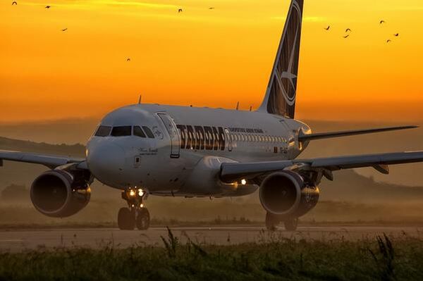 Toate avioanele TAROM riscă să rămână la sol