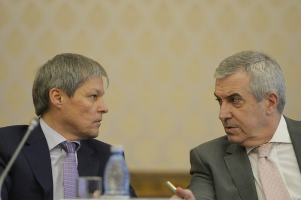 Dacian Cioloş şi Călin Popescu Tăriceanu (Sursa foto: Twitter)