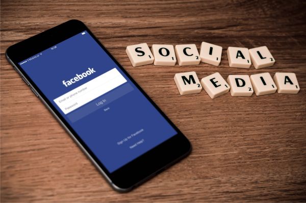 Date personale la liber graţie problemelor de securitate ale Facebook