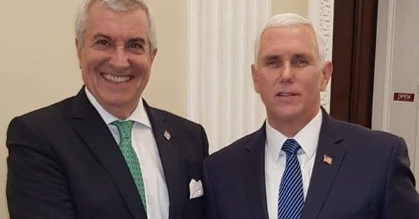 Călin Popescu-Tăriceanu şi Mike Pence (Sursa foto: Twitter)