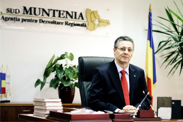 Liviu Muşat: "Mediul privat a depus peste 650 de aplicaţii beneficiind de sprijin pentru dezvoltarea întreprinderii, de crearea sau extinderea capacităţii de producţie şi dezvoltare a serviciilor, în cadrul Axei prioritare 2, pentru care nu mai avem proiecte în evaluare, aşa cum se întâmplă pentru alte axe prioritare".