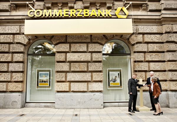 Commerzbank nu renunţă la fuziuni şi achiziţii