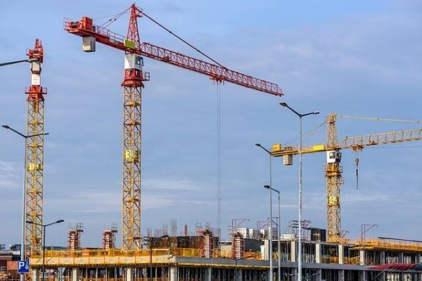 Numărul autorizaţiilor de construire pentru clădiri rezidenţiale a scăzut cu 1,9% 