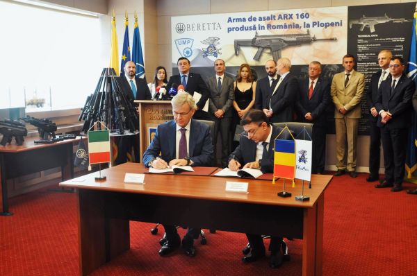 Prezent la eveniment, ministrul Economiei, Niculae Bădălău, a declarat: "Vom putea produce la Plopeni o armă modernă, de ultimă generaţie. Vom fabrica un produs românesc, chiar dacă este sub numele Beretta. Urmează ca în perioada imediat următoare să fie înfiinţată compania mixtă, iar, cel mai târziu peste şase luni, să înceapă producţia".