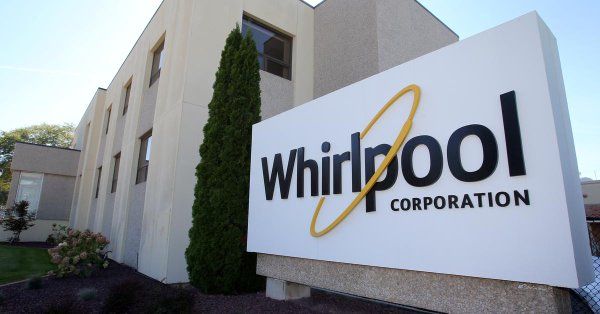 Whirlpool renunţă la închiderea fabricii din Napoli 