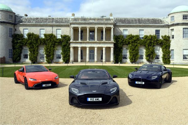 Cel mai mare investitor al Aston Martin vrea să-şi majoreze deţinerea