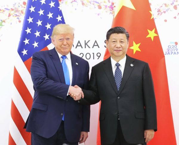 Donald Trump şi Xi Jinping (Sursa foto: Twitter)