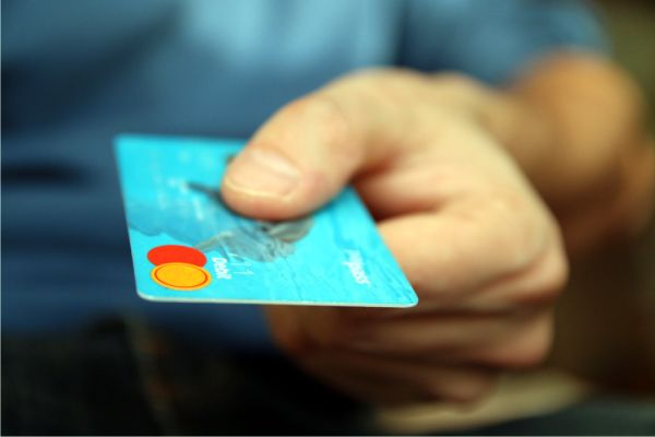 Costul creditelor a încremenit, în ciuda scăderii inflaţiei