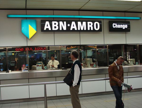 ABN Amro, anchetată pentru spălare de bani